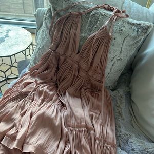 Beautiful flowy short dress